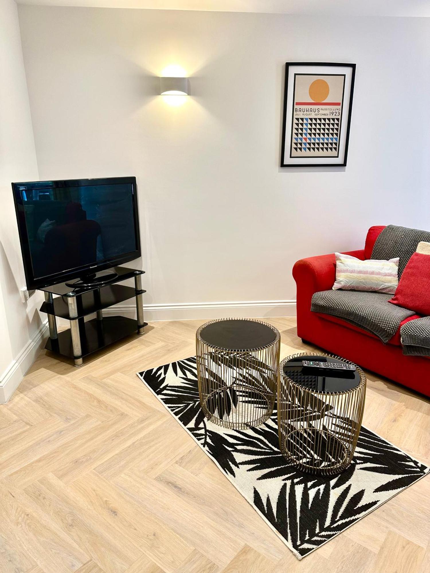 Rye Brand New Apartment Εξωτερικό φωτογραφία